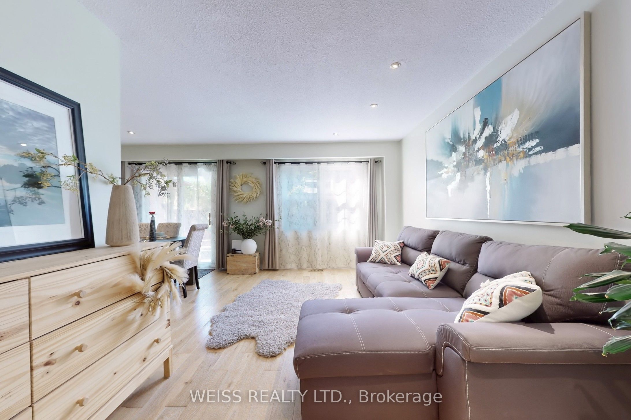 2120 Rathburn Road E 5