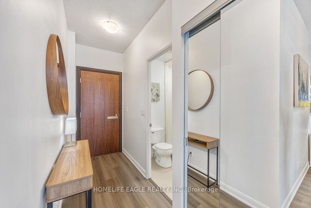 500 Sherbourne Street 606