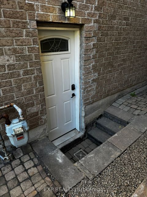 16 Wellspring Avenue Basement Richmond Hill ON L4E 4Z6