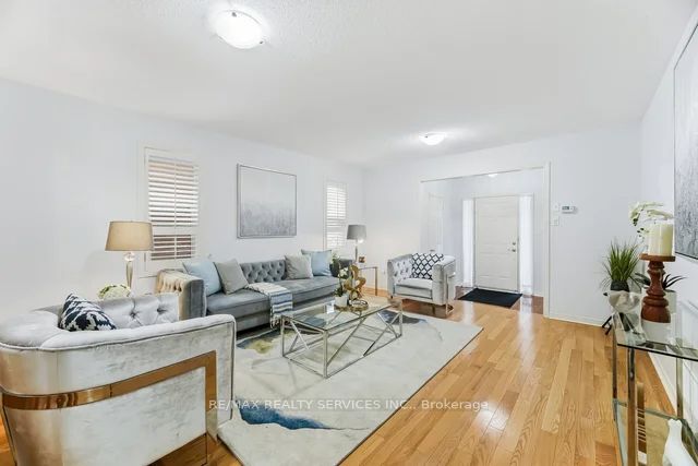 103 Starhill Crescent