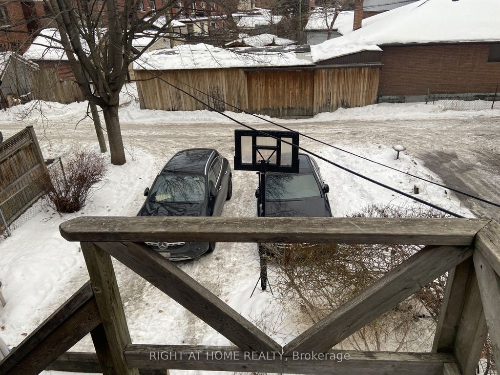 Photo of 995 Main Street E, Hamilton, ON L8M 1N3 (MLS # X12785812)