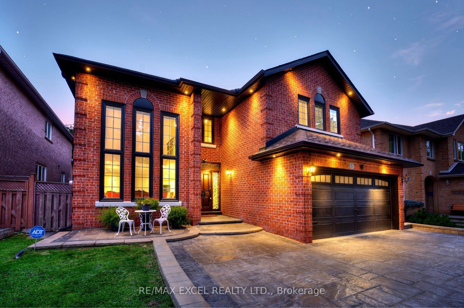 2B Trinity Crescent