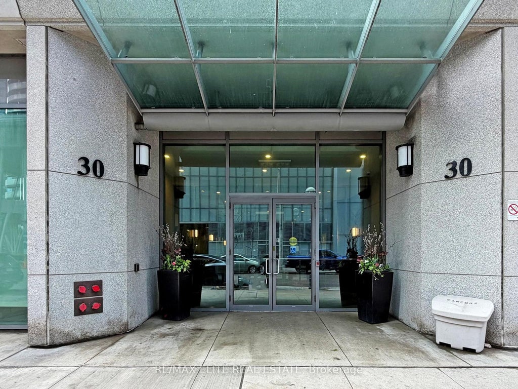 Photo of 30 Grand Trunk Crescent #1806, Toronto, ON M5J 3A4 (MLS # C13649192)