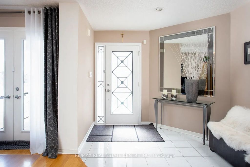 Photo of 5525 Middleport Crescent, Mississauga, ON L4Z 3S5 (MLS # W12817560)