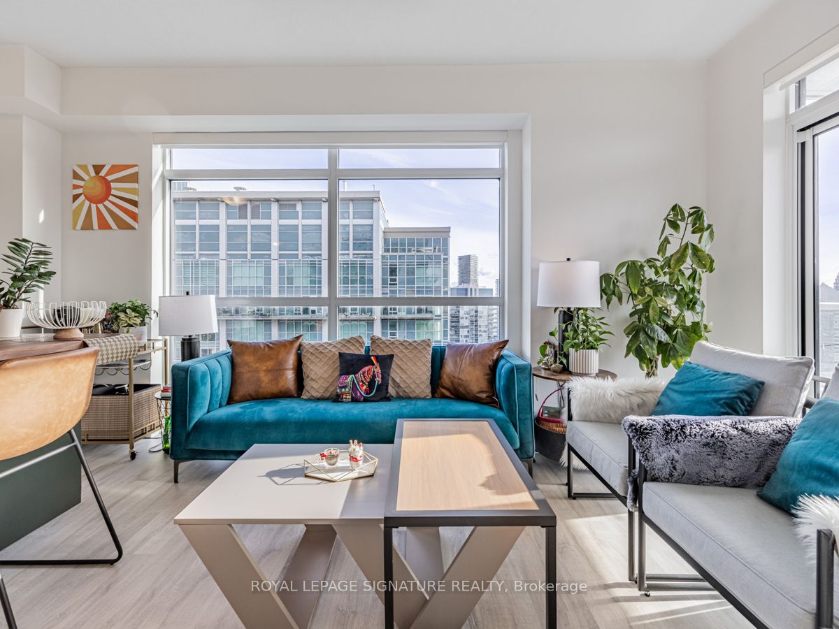 251 Manitoba Street 2704