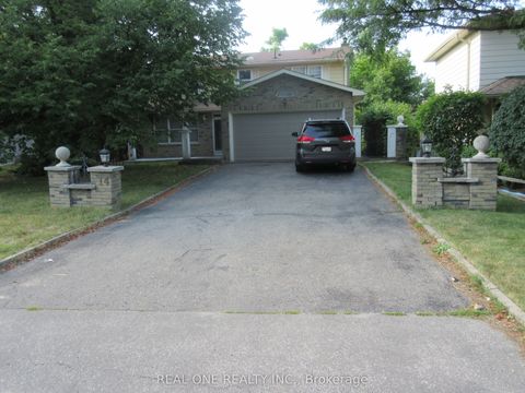 14 Liebeck Crescent Basemt Markham ON L3R 1Y5