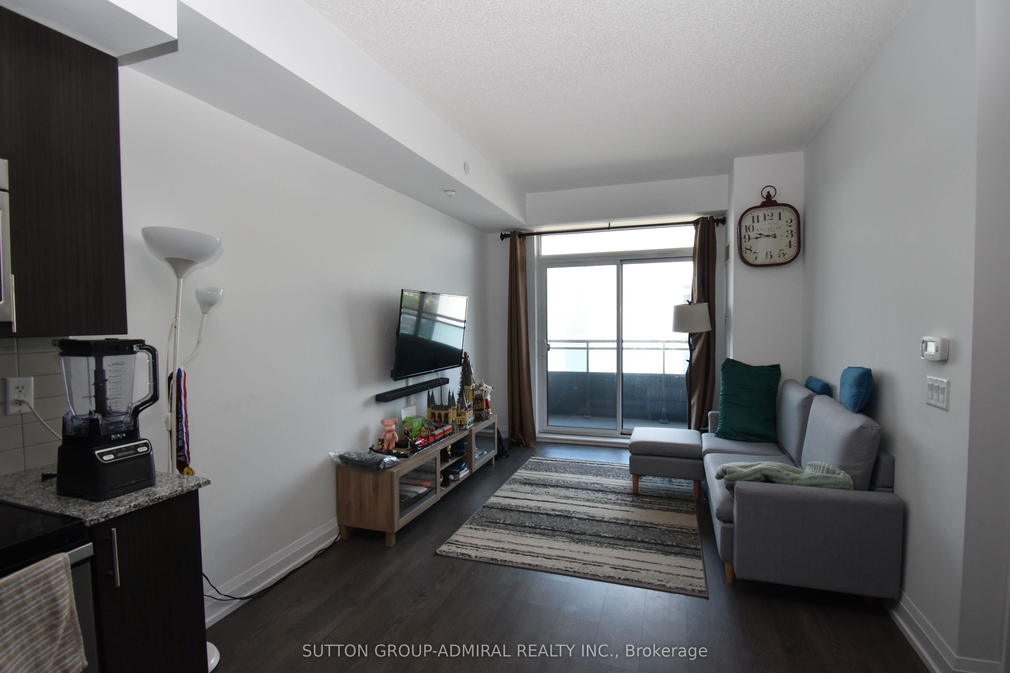 7890 Bathurst Street 1212
