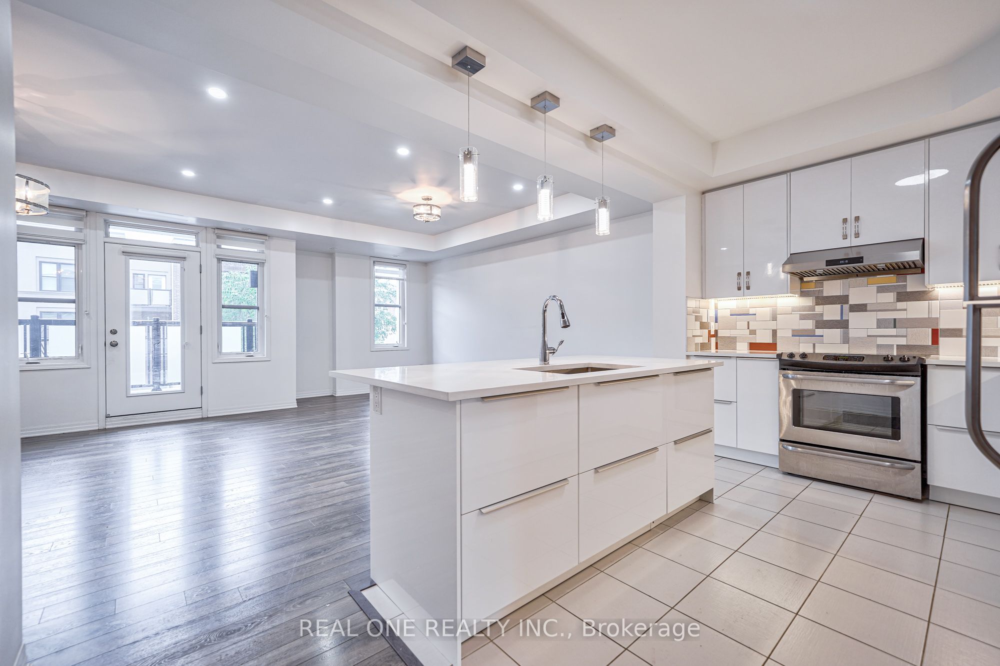 3073 George Savage Avenue