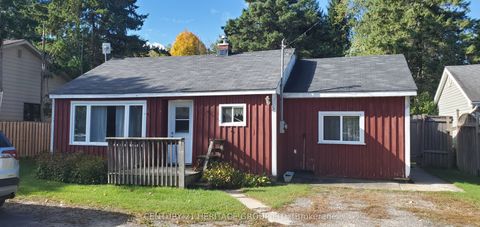 Photo of 58 Wellington Street, Bracebridge, ON P1L 1E2 (MLS # X12469572)