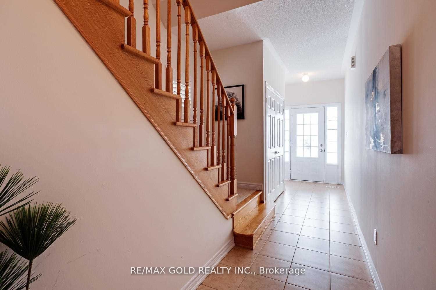 71 Lanark Circle Upper