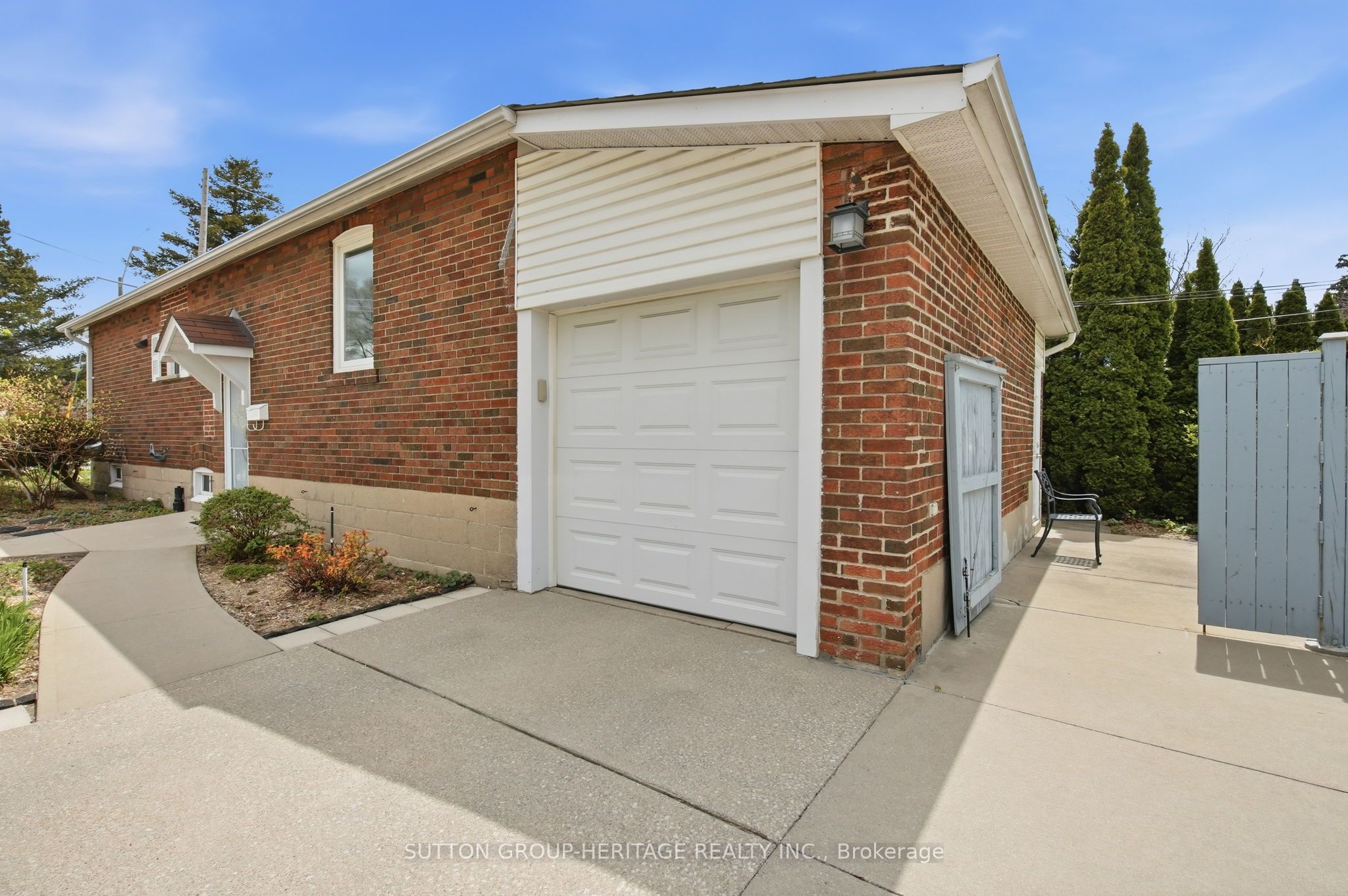 92 Durant Avenue