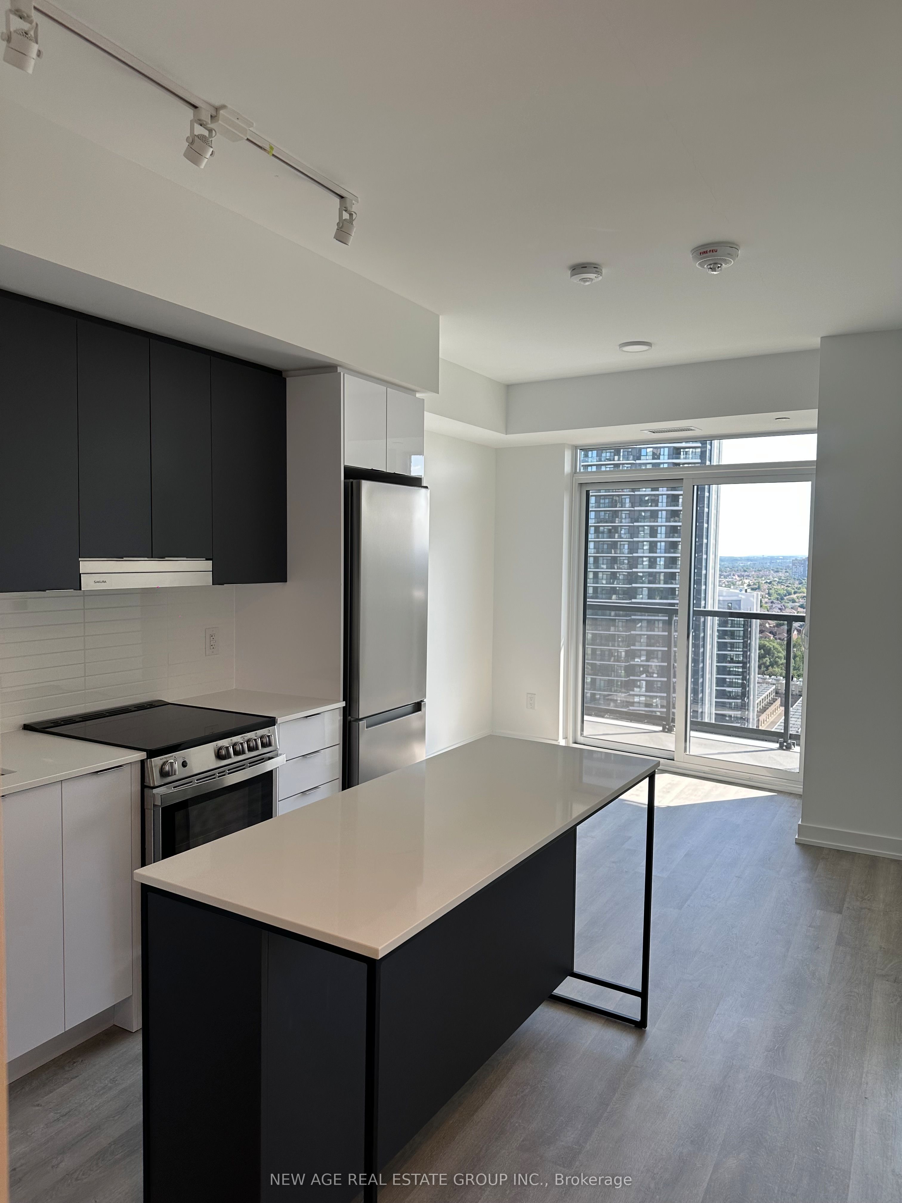 5105 HURONTARIO ST Street 2107