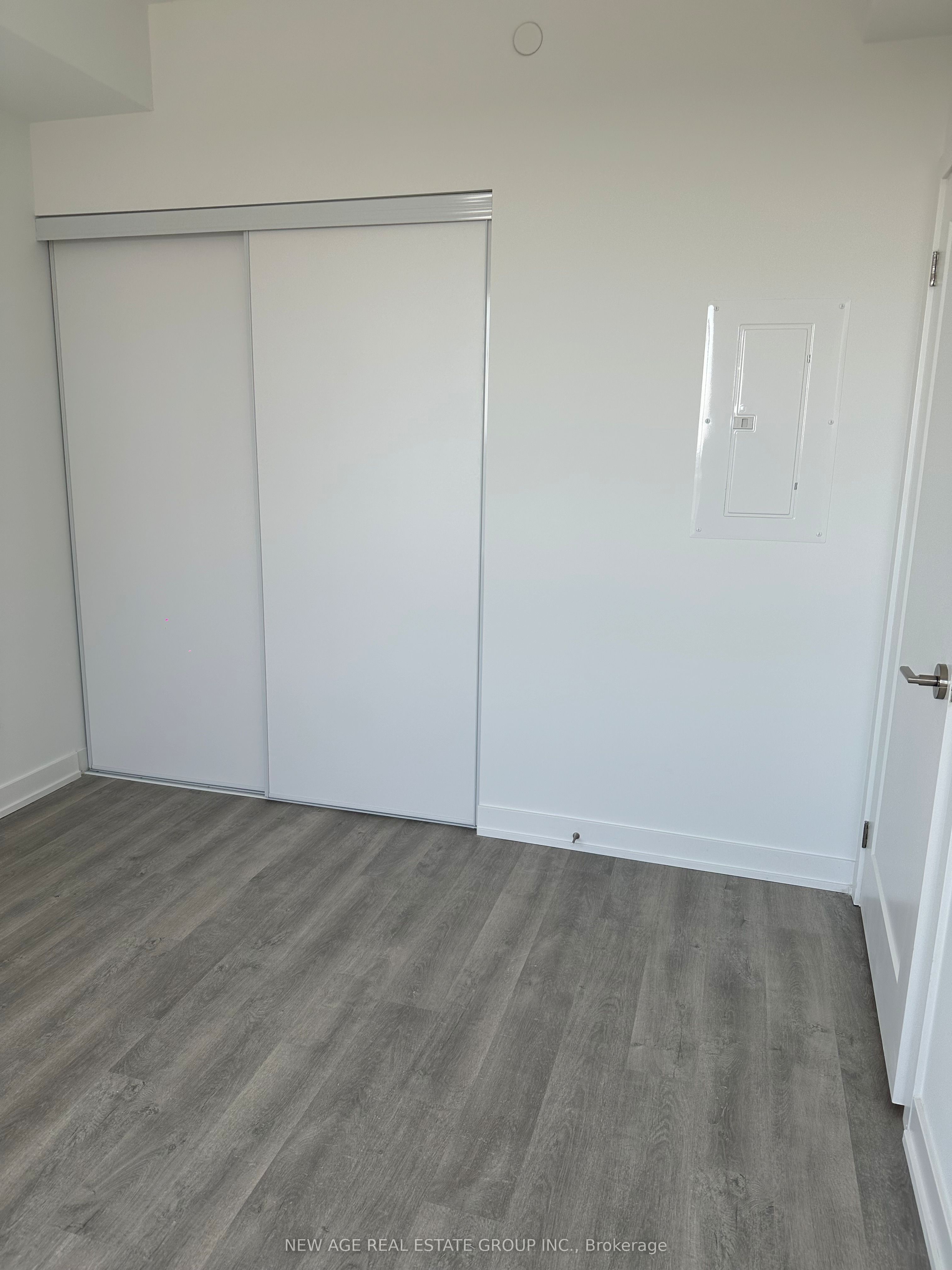 5105 HURONTARIO ST Street 2107