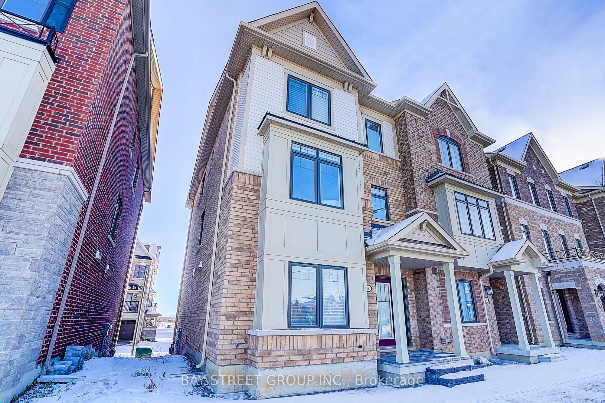 10943 VICTORIA SQUARE Boulevard