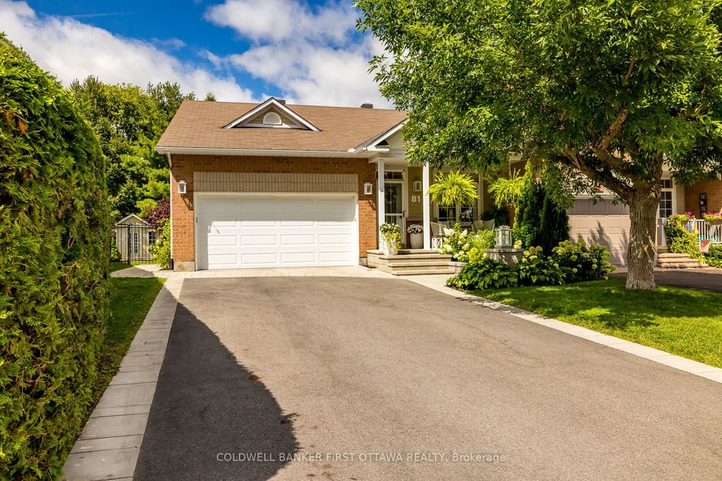 Photo of 81 Sable Run Drive, Stittsville - Munster - Richmond, ON K2S 1W7 (MLS # X13072986)