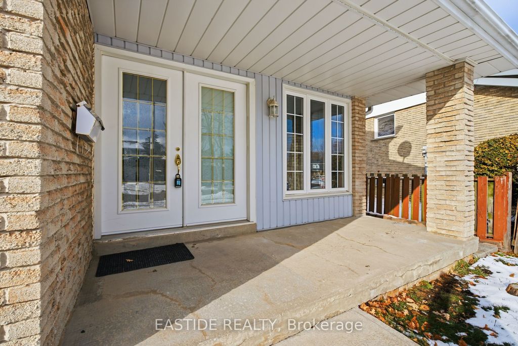 Photo of 2909 Salerno Crescent, Mississauga, ON L5N 1T3 (MLS # W12603498)