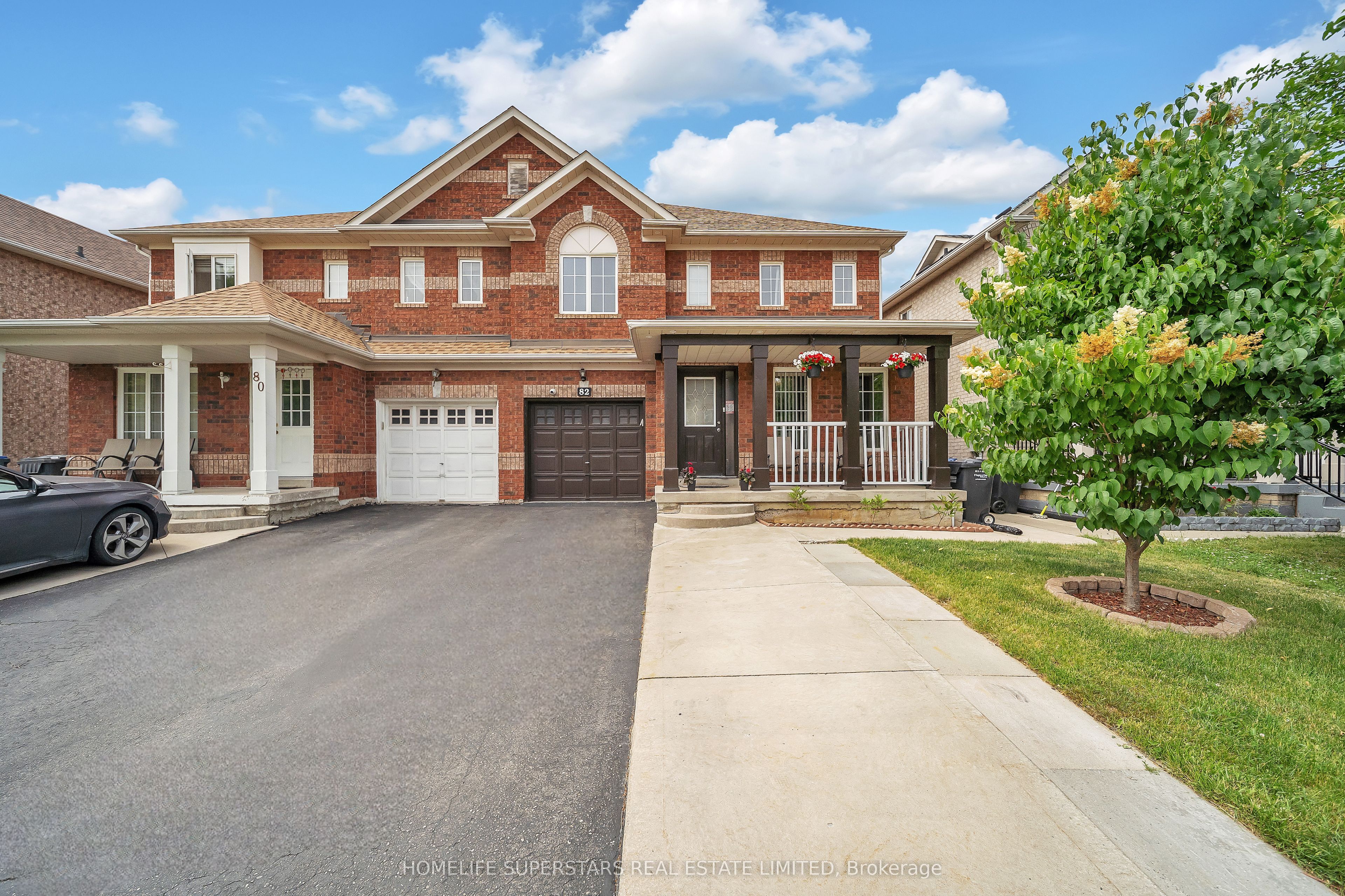 82 Jewel Crescent