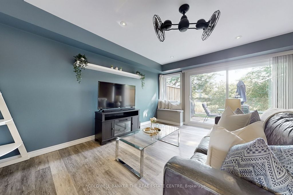 Photo of 195 Milestone Crescent, Aurora, ON L4G 3M2 (MLS # N12645226)