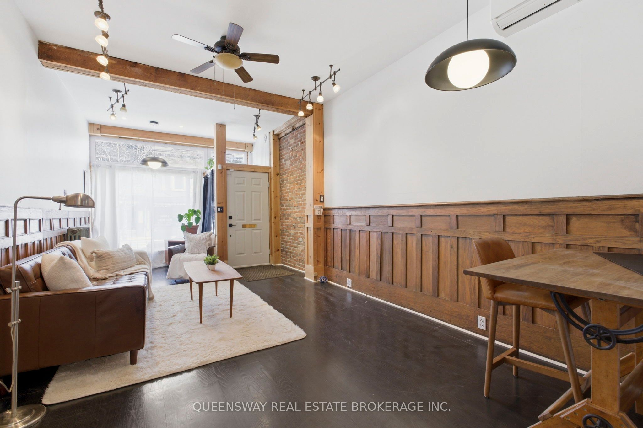 992 Dovercourt Road