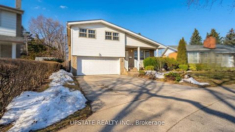 2252 Kilgorie Court Mississauga ON L4Y 1X5