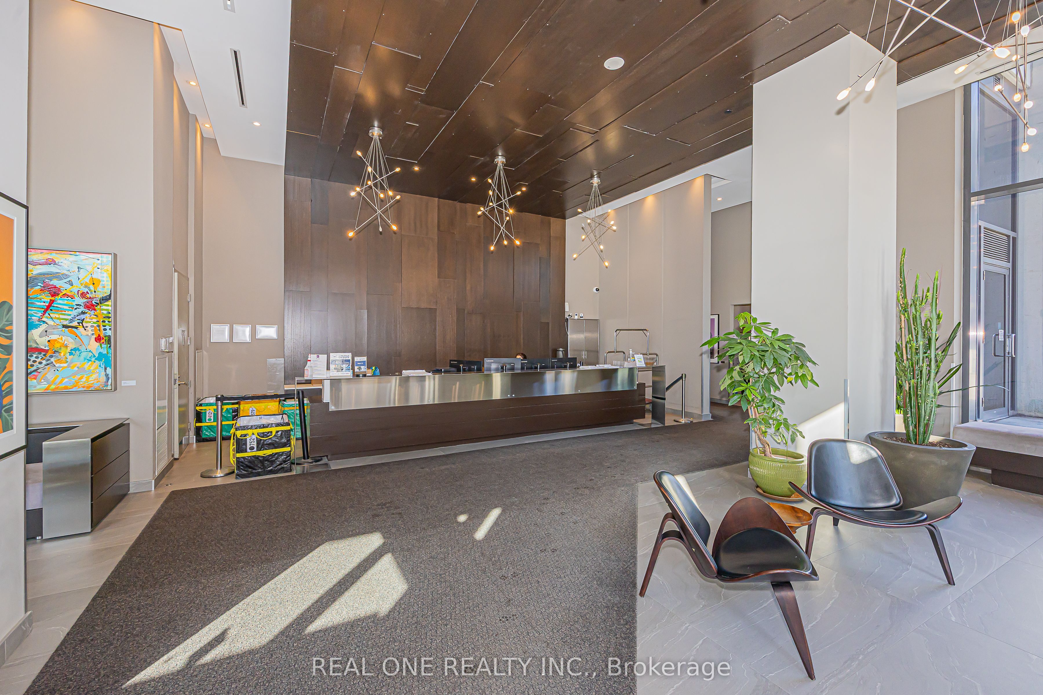 170 Sumach Street 1206