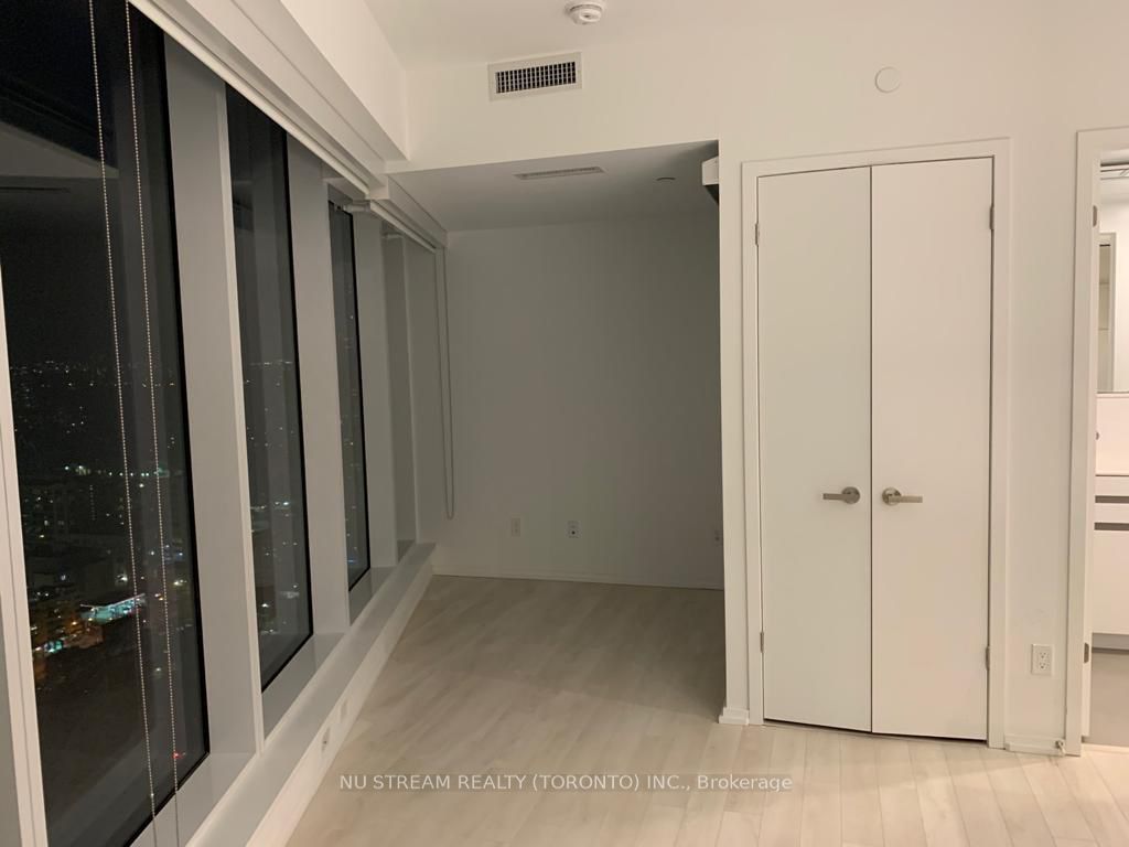 Photo of 197 Yonge Street #3213, Toronto, ON M5B 0C1 (MLS # C13024428)