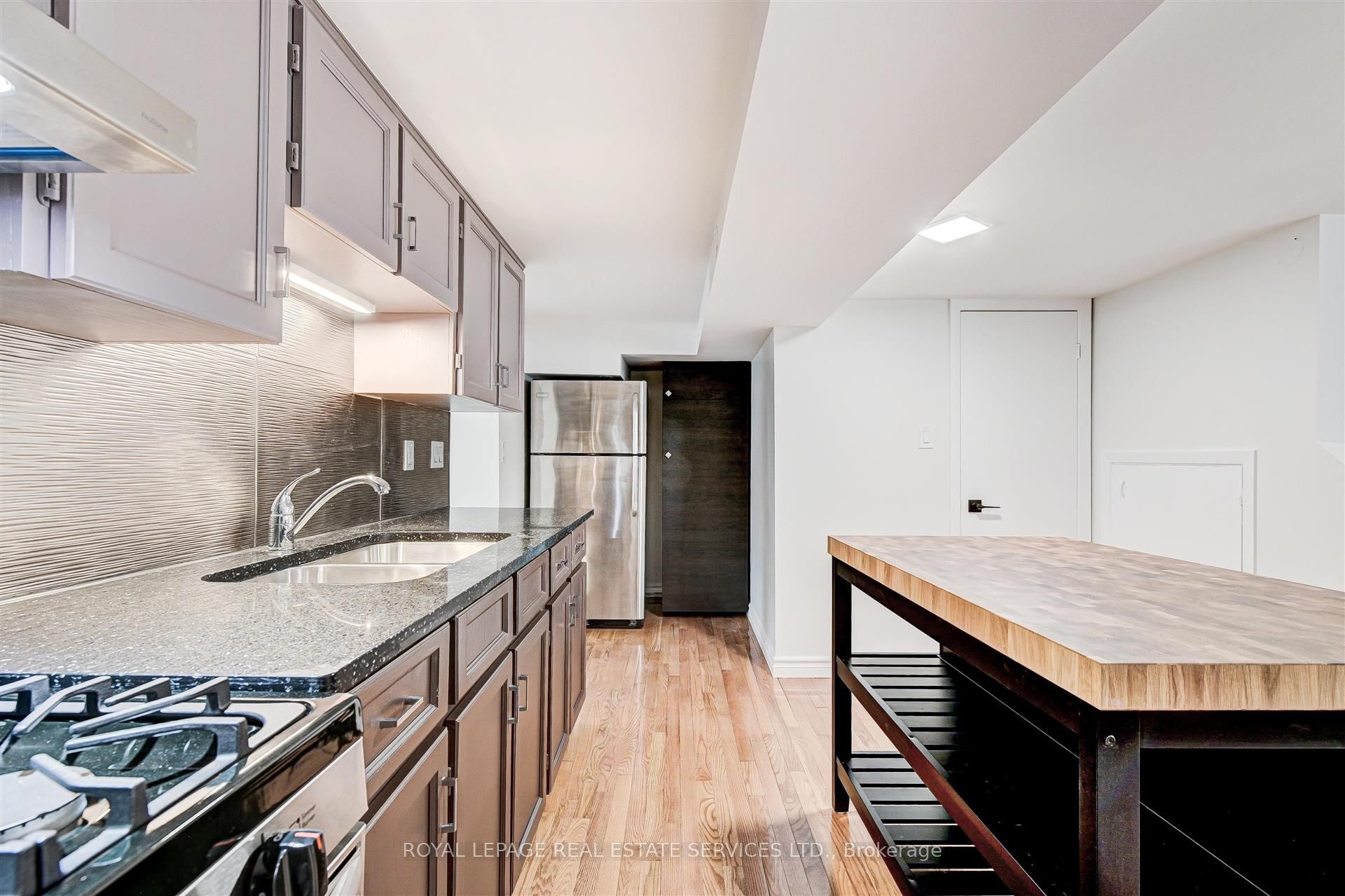 379 Parkside Drive Lower