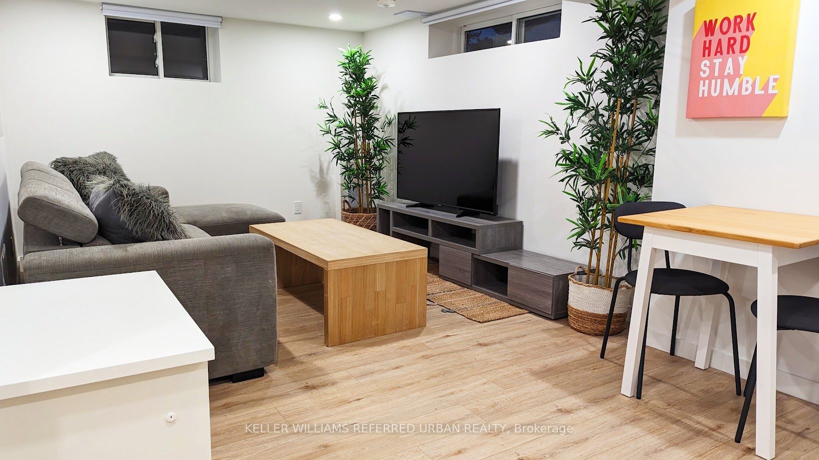 2301 Lawrence Avenue W Lower