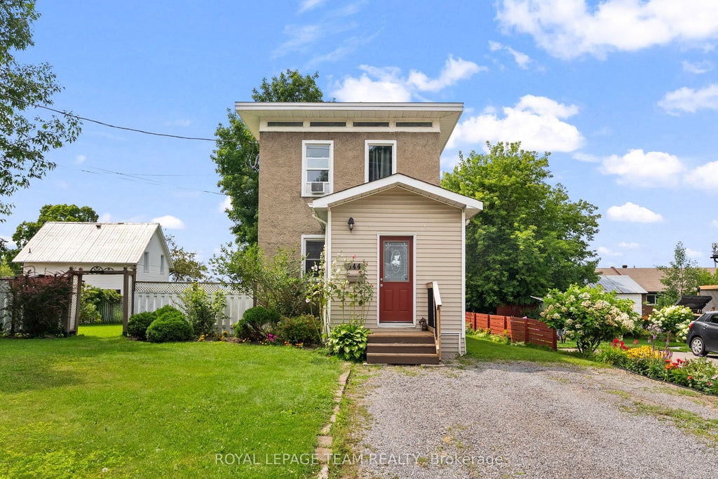 Photo of 544 MACKAY Street, Pembroke, ON K8A 1E6 (MLS # X13665986)