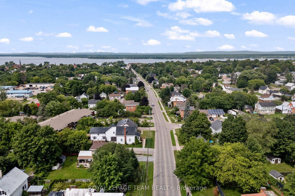 Photo of 544 MACKAY Street, Pembroke, ON K8A 1E6 (MLS # X13665986)