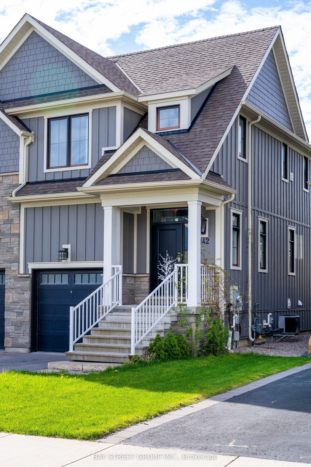 Photo of 142 yellow birch Crescent, Blue Mountains, ON L9Y 0R4 (MLS # X12468212)