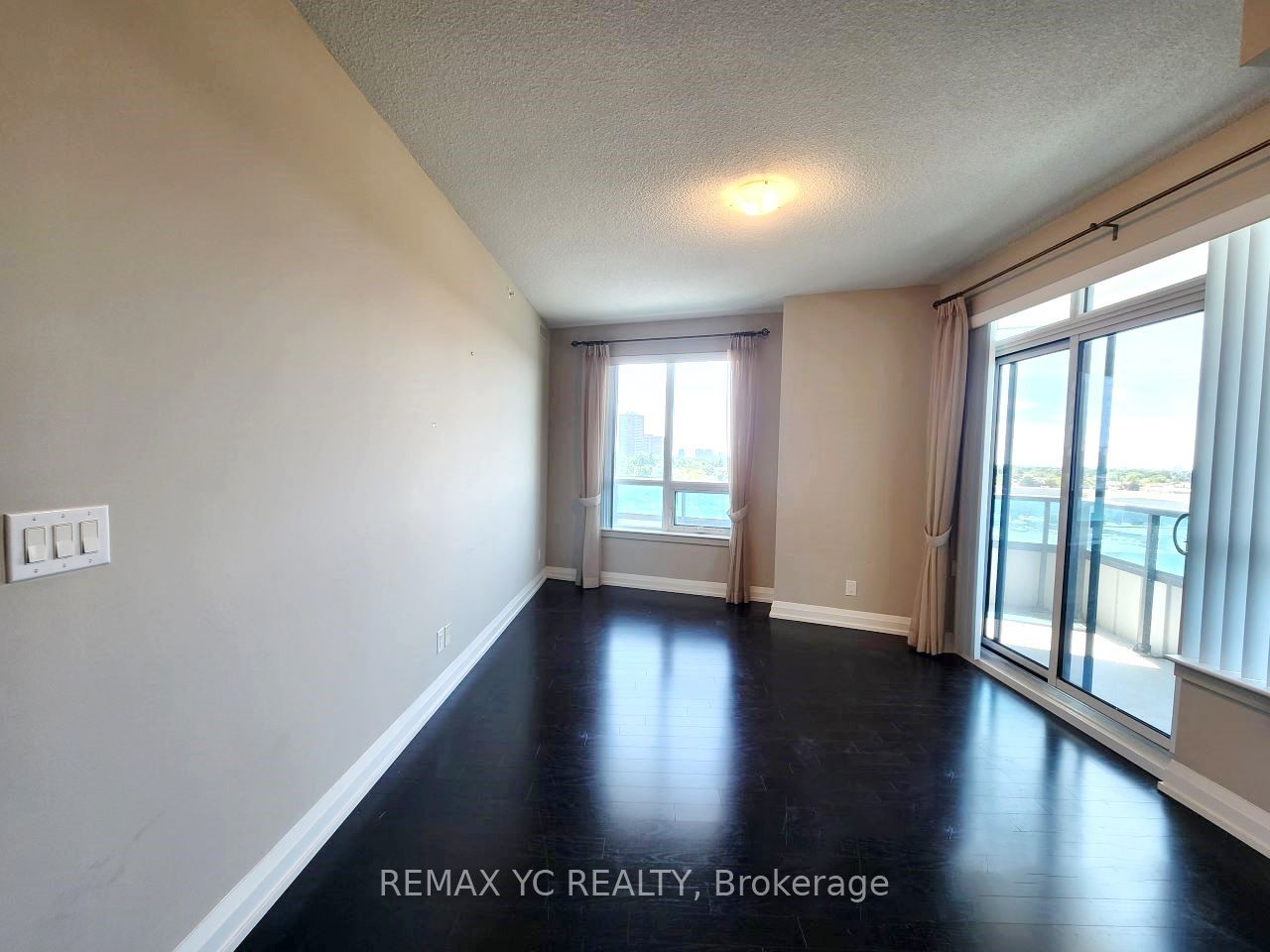 7171 Yonge Street 408