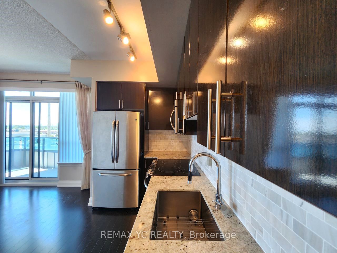 7171 Yonge Street 408