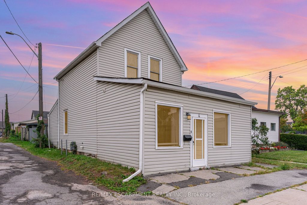 Photo of 4 Robins Avenue, Hamilton, ON L8H 4M6 (MLS # X12697798)