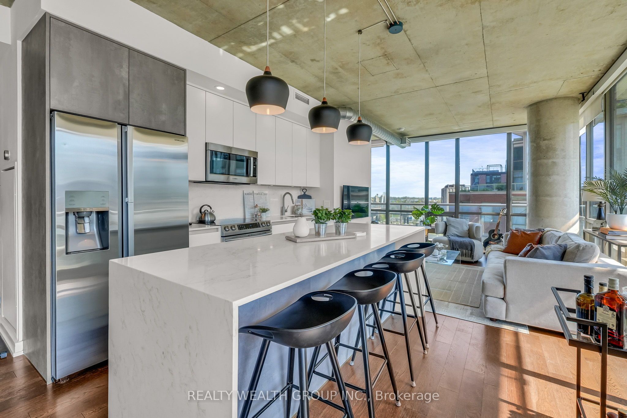 33 Mill Street 706