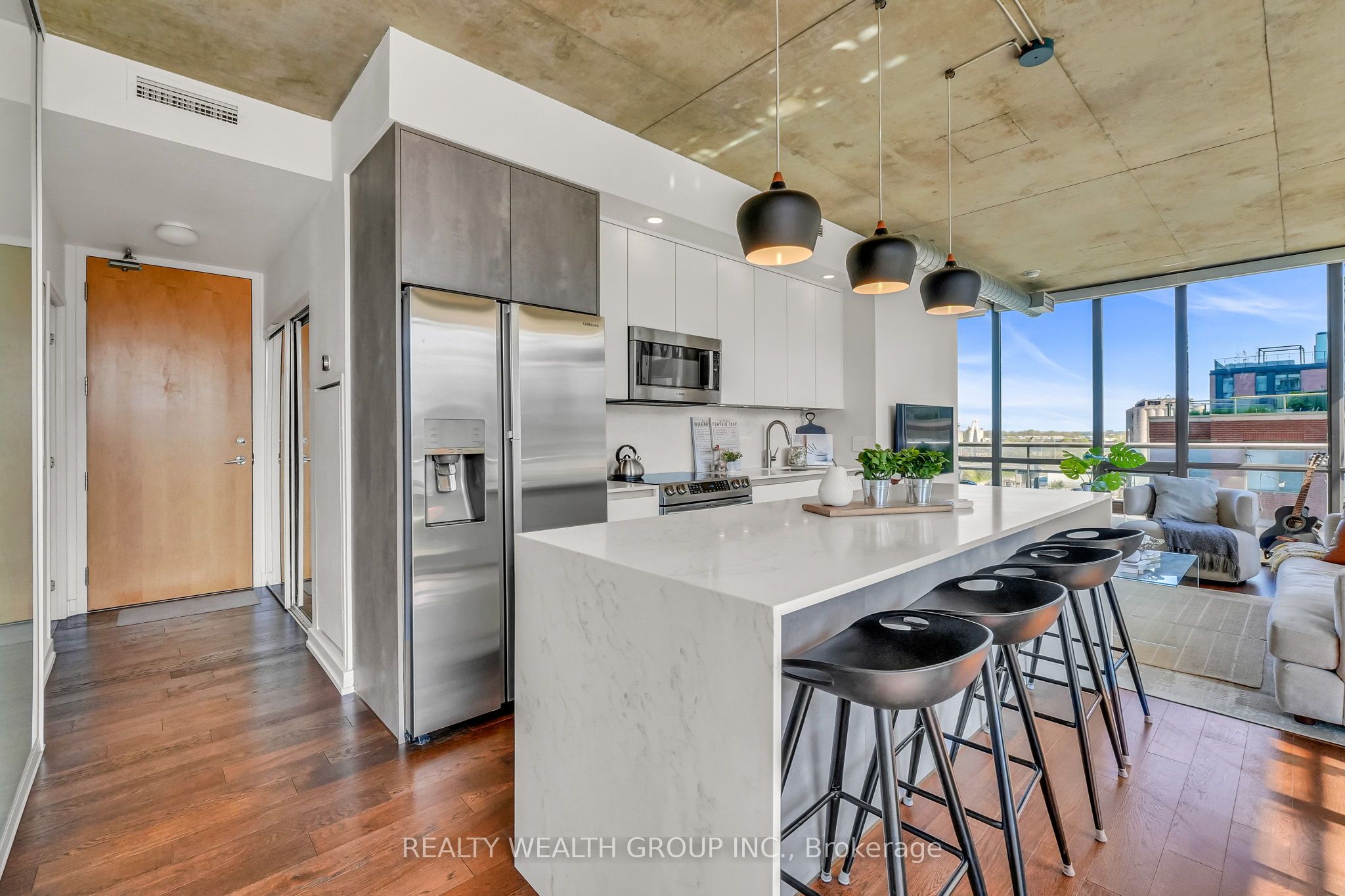 33 Mill Street 706