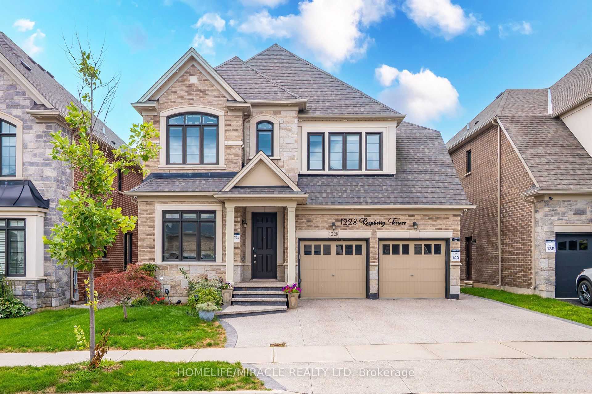 1228 Raspberry Terrace