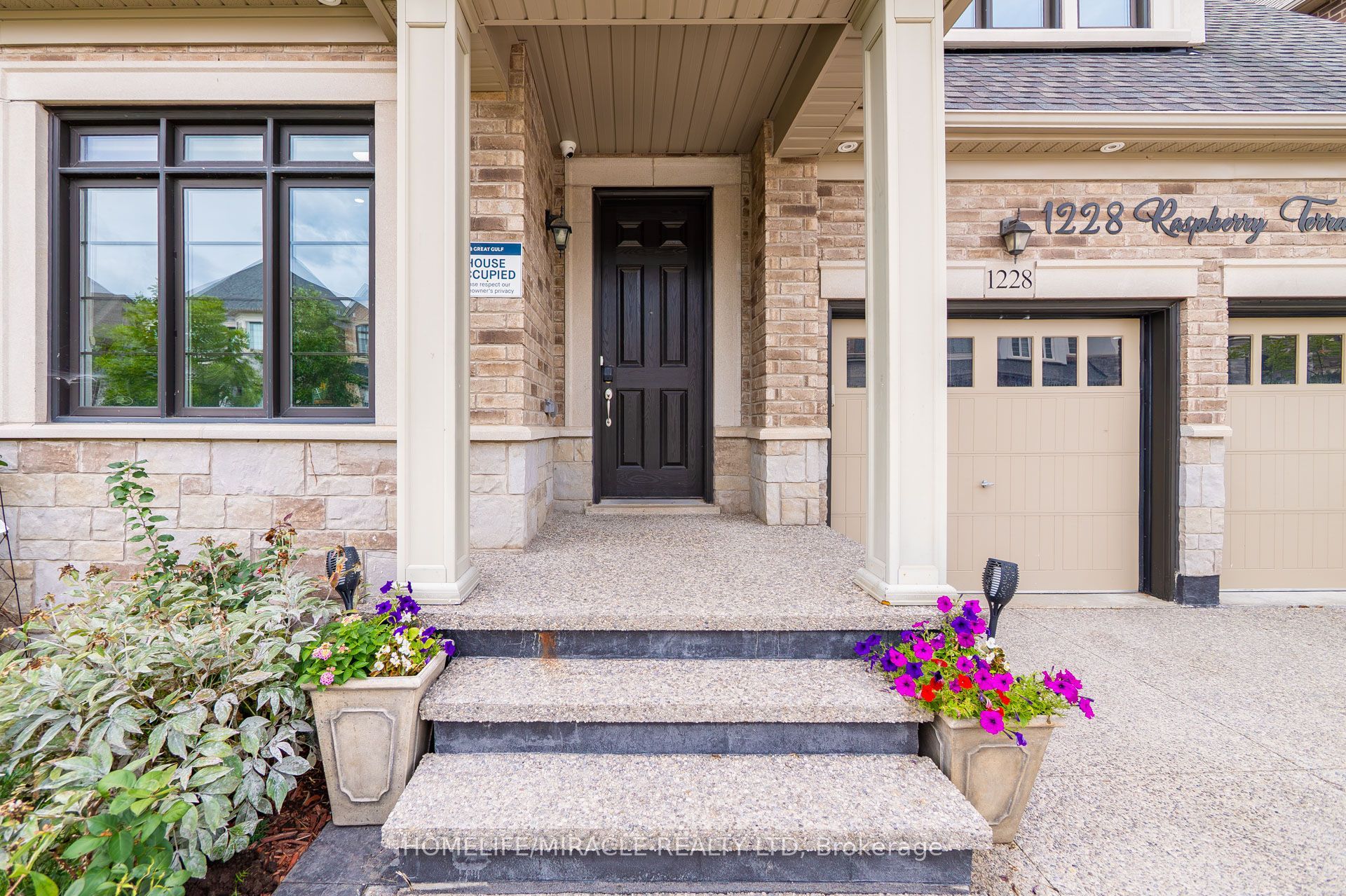 1228 Raspberry Terrace