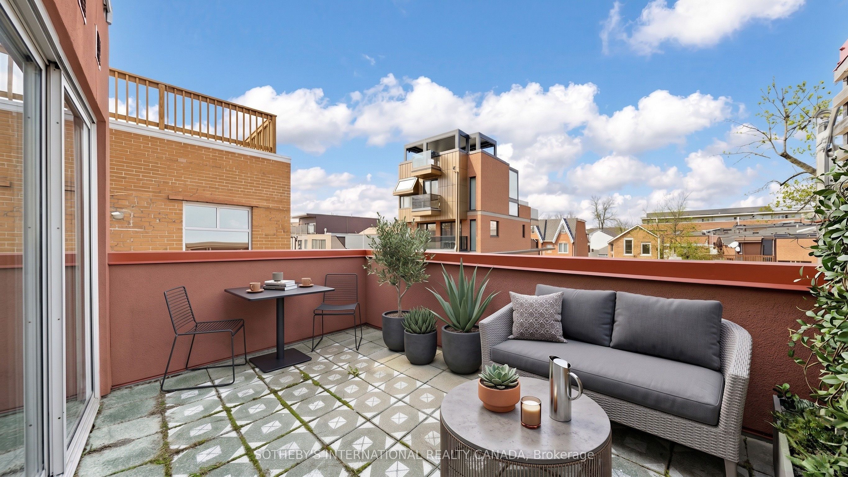 766 King Street W 211