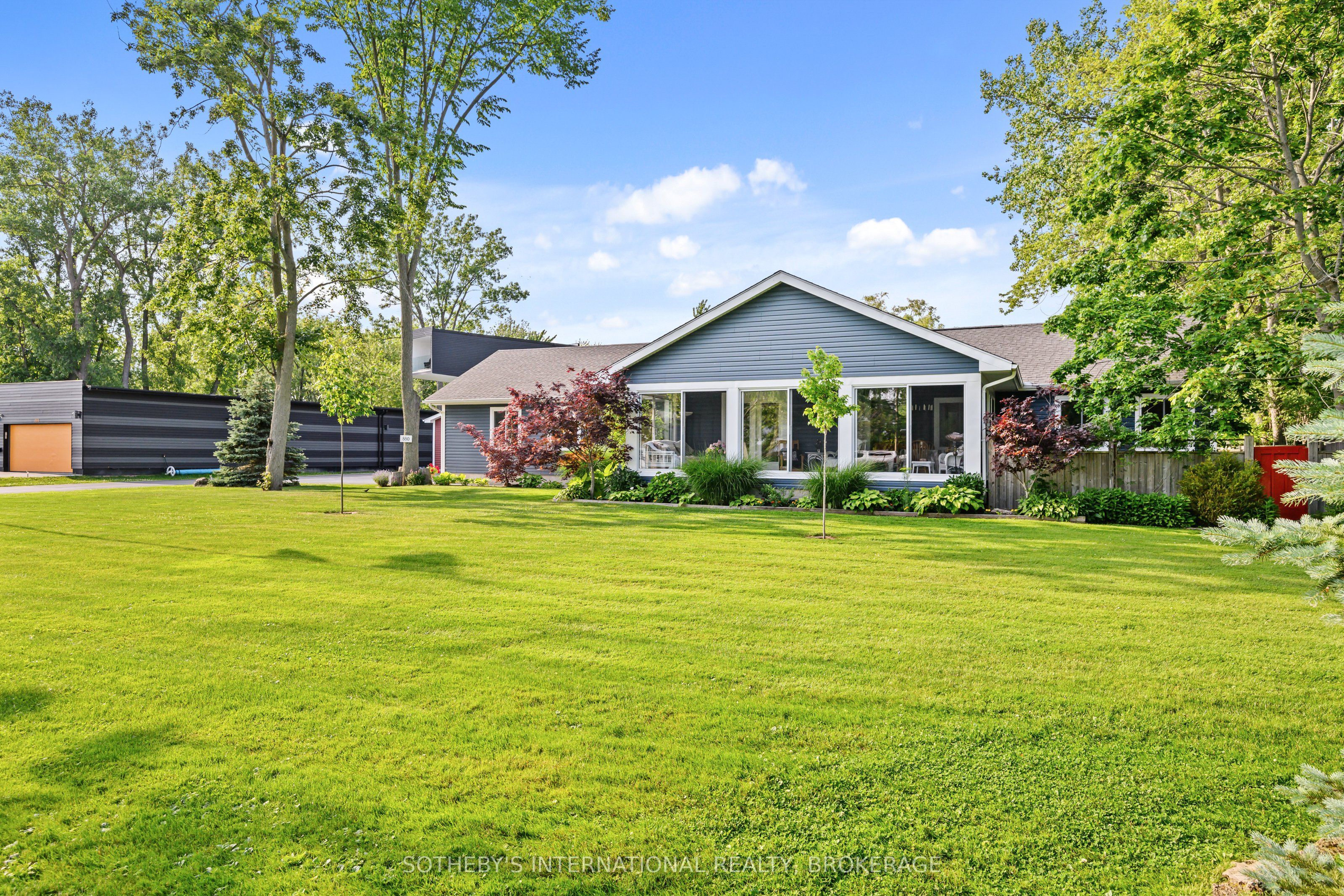 880 Edgemere Road