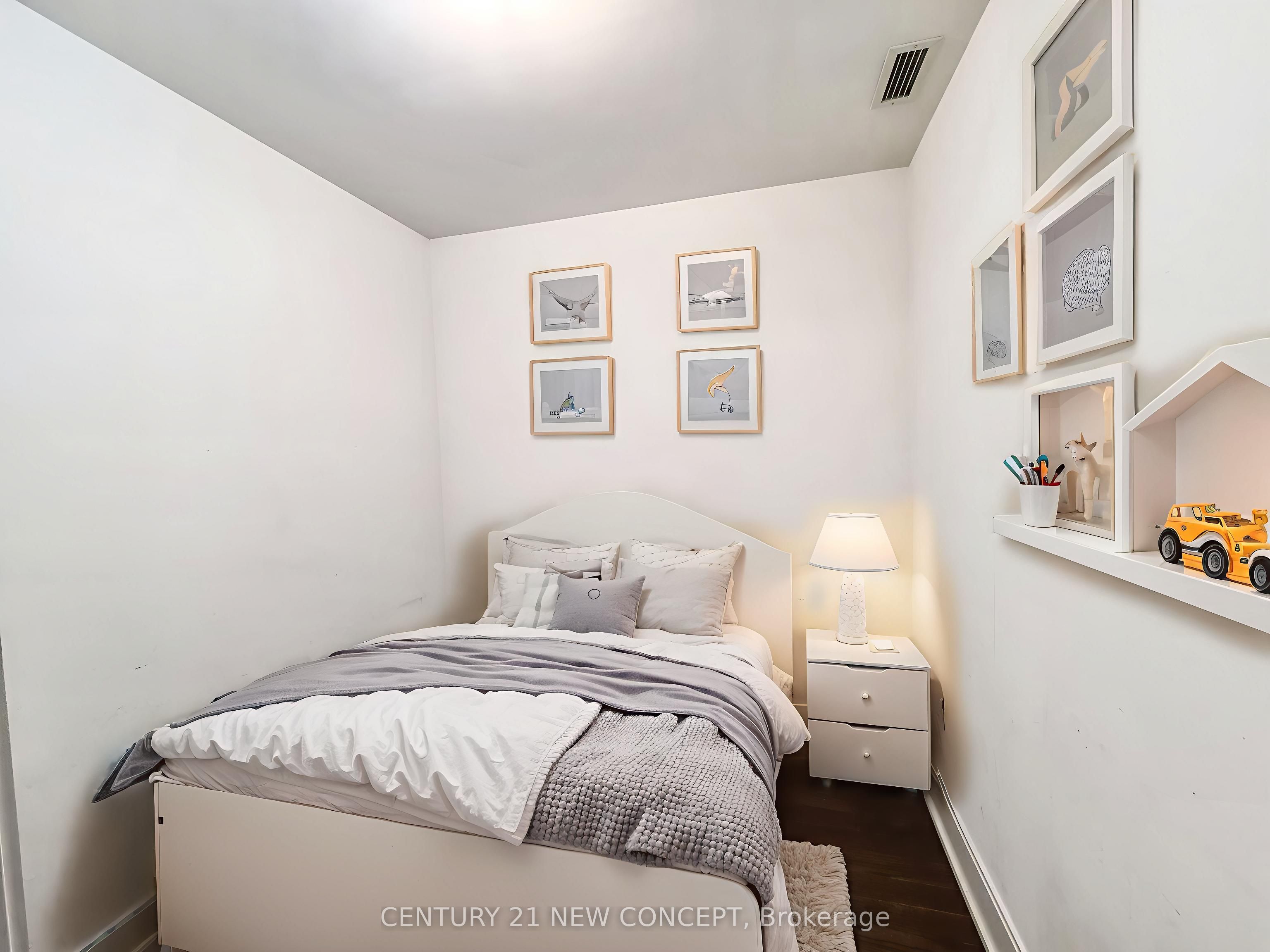 39 Queens Quay E 526