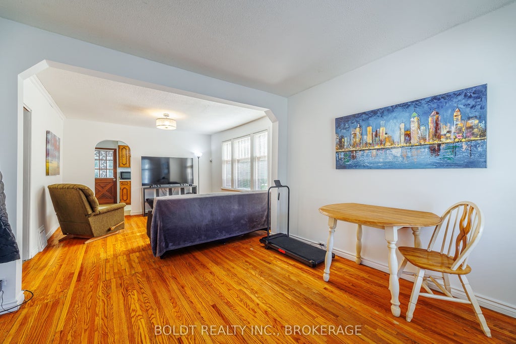 Photo of 20 Stuart Avenue, St. Catharines, ON L2R 1M7 (MLS # X13722920)