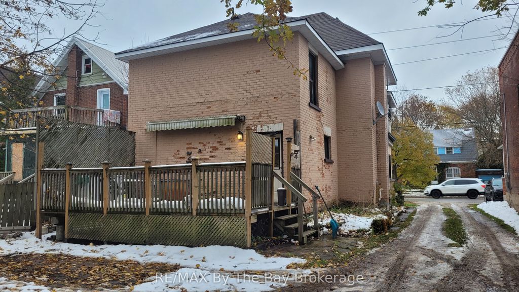 Photo of 1082 2ND Avenue W, Owen Sound, ON N4K 4N1 (MLS # X12725764)