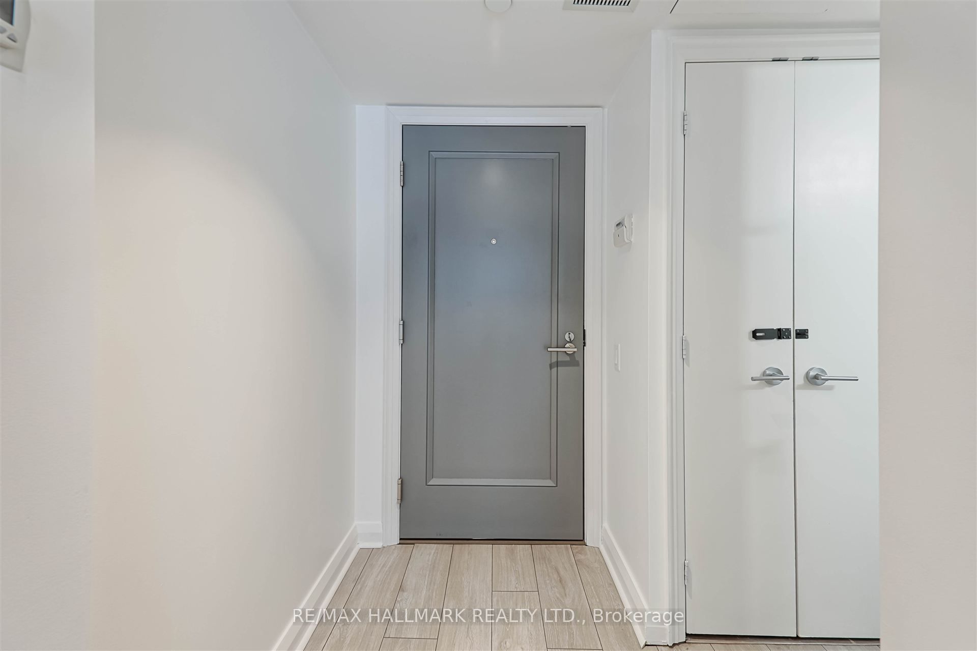 155 Yorkville Avenue 1412