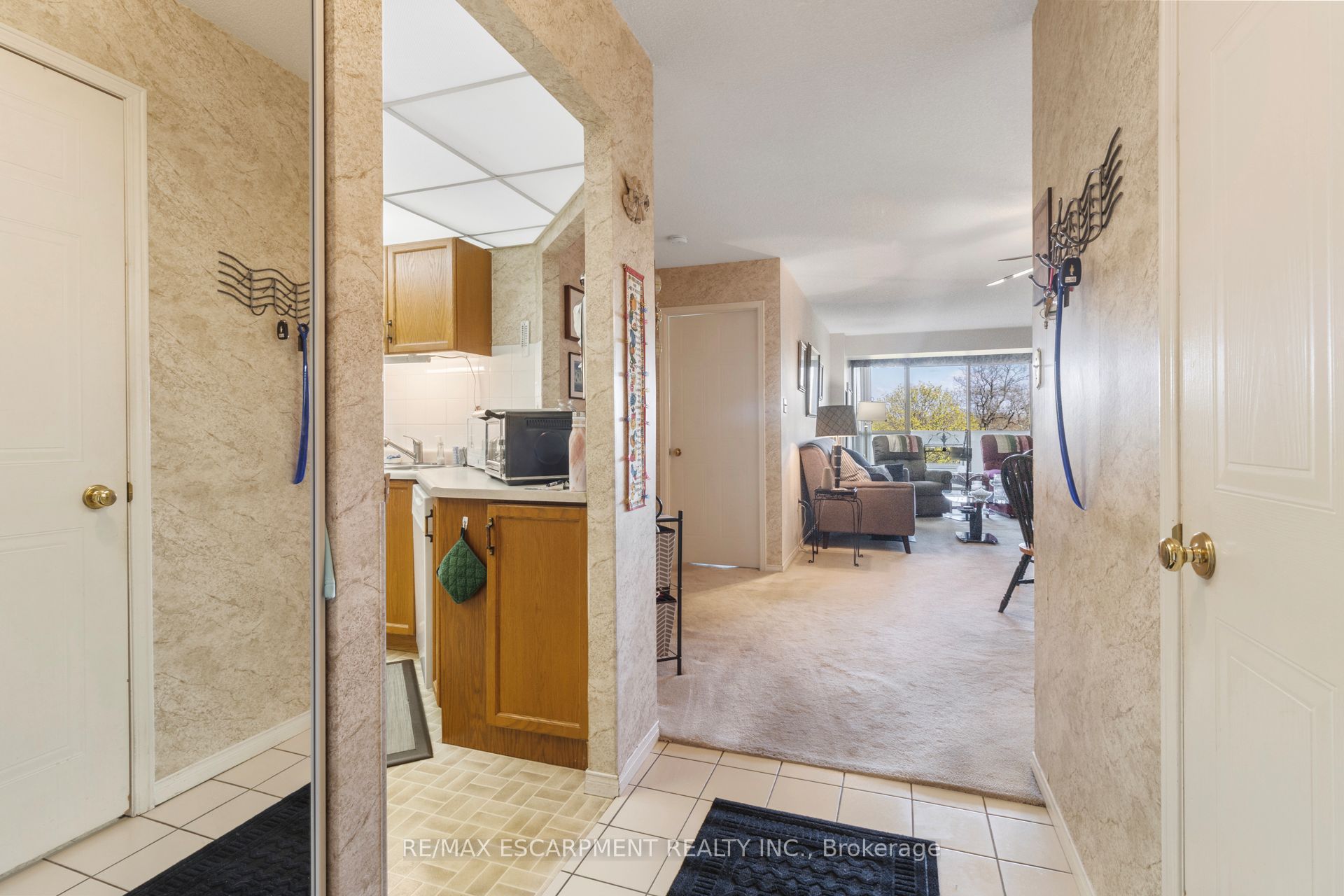 5070 Pinedale Avenue 302