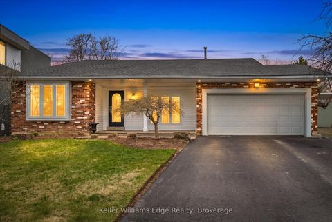 2414 Upton Court Oakville ON L6L 5E4