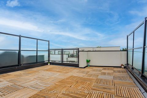 Photo of 400 Alex Gardner Circle #74, Aurora, ON L4G 3G5 (MLS # N12445700)