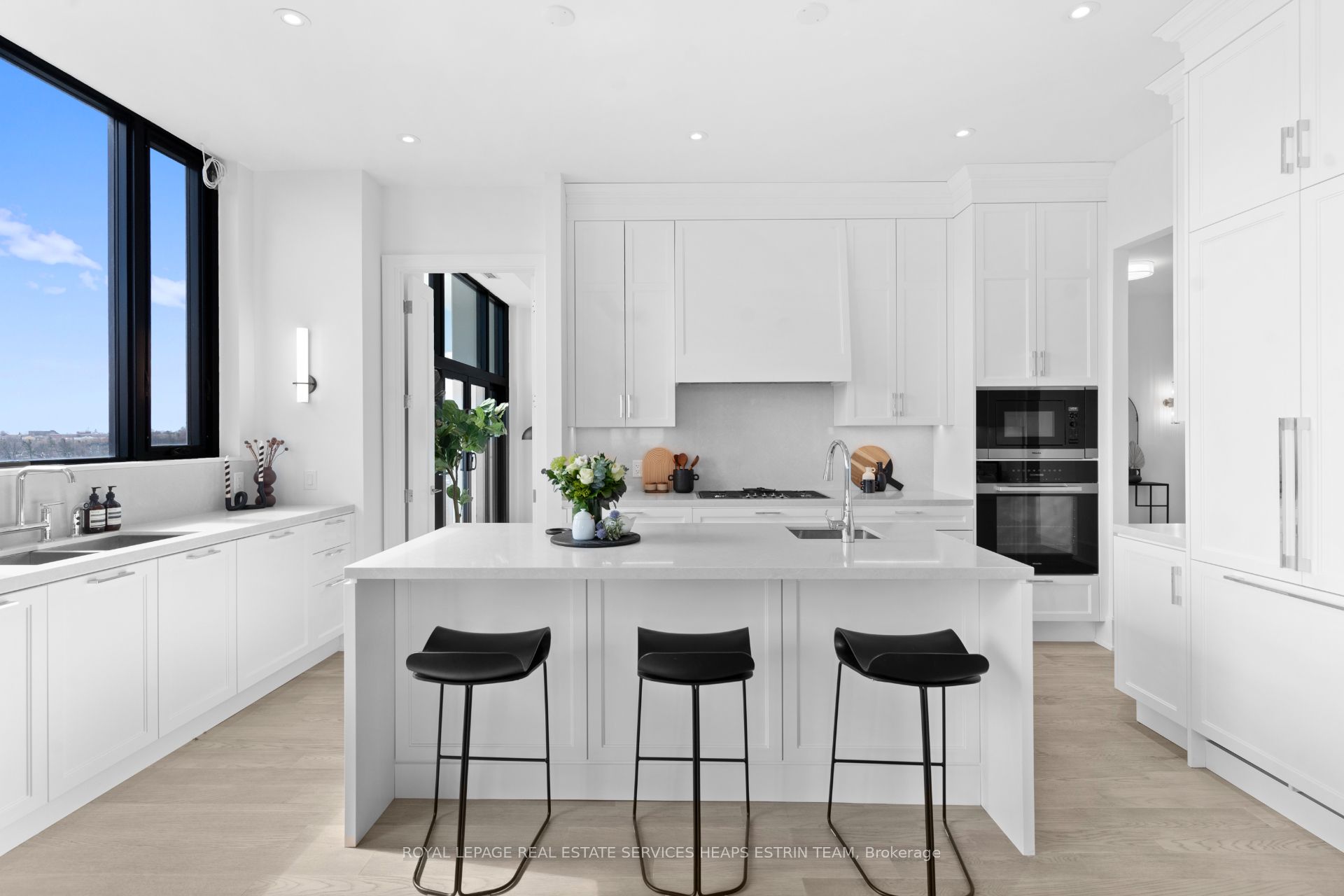 1 Strathgowan Avenue PH02