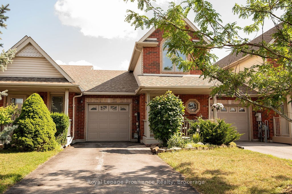 Photo of 31 Hawthorn Street, Belleville, ON K8P 5M6 (MLS # X13624648)