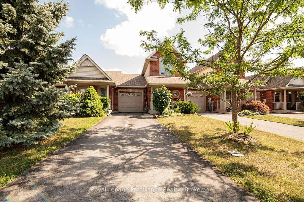 Photo of 31 Hawthorn Street, Belleville, ON K8P 5M6 (MLS # X13624648)
